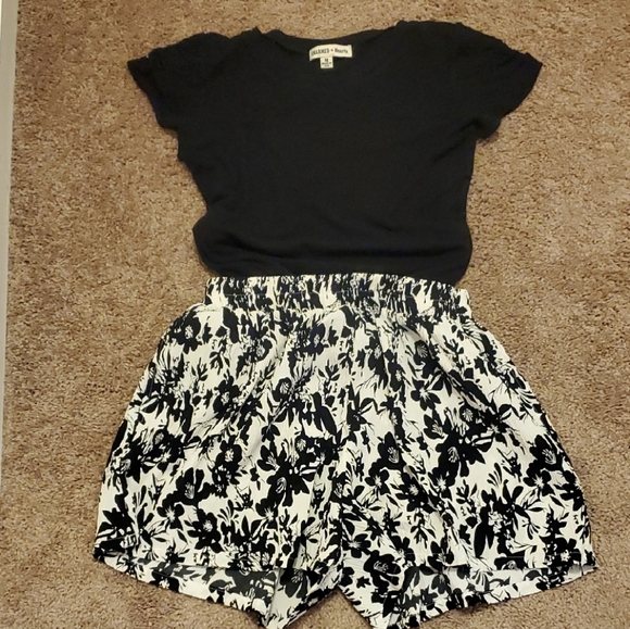 Staccato Tops - Black Top and Floral Shorts Medium Set